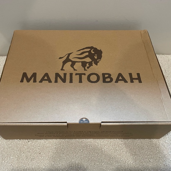 !!SOLD!! Manitobah Rise Mukluk Embellished Boot Black Size 7 BNIB - Picture 2 of 10